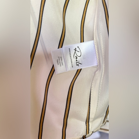 Beautiful Rails 100% Silk Blouse NWOT - Picture 7 of 8
